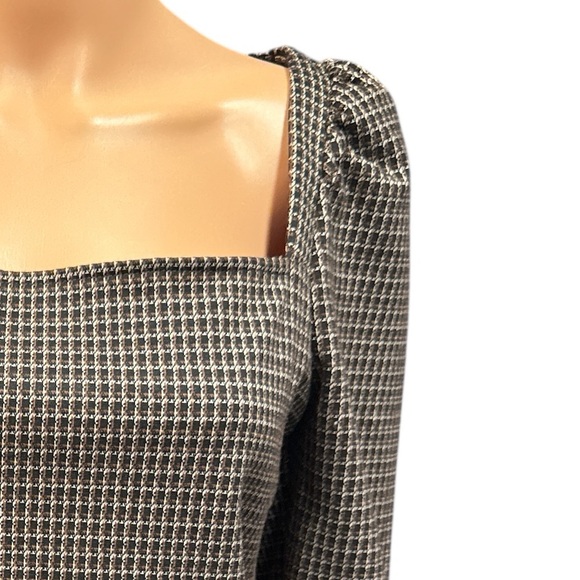 HOUSE OF HARLOW Sexy Back Cut Out Long Sleeve Crop Top NWT Medium - Picture 12 of 16